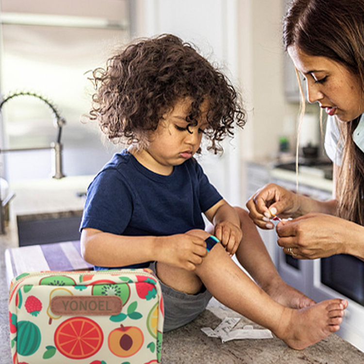 Botiquín de primeros auxilios para el hogar grande para niños para automóvil, hogar, dormitorio y barco con vendas sin látex